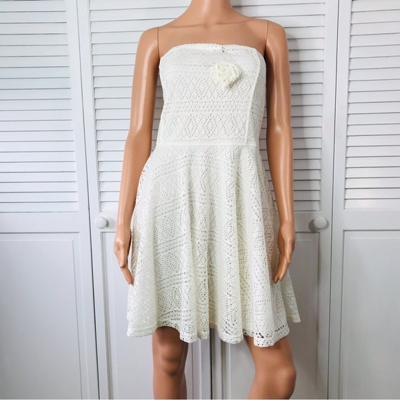 EXPRESS White Eyelet Strapless Dress Size Large - Picture 1 of 7